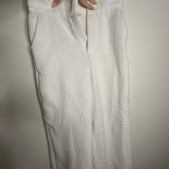 2 piece white set. Great for bridal type parties - Picture 5 of 7